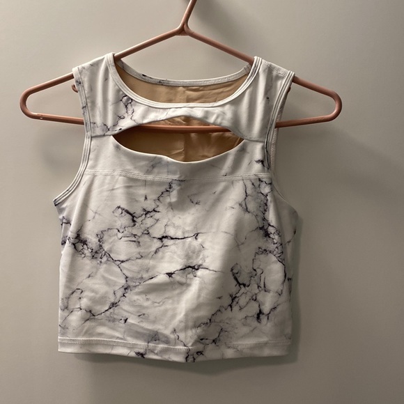 BuffBunny Marble Peekaboo Crop Top - Picture 3 of 6